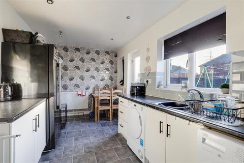 410 Arnold Road, Nottingham, NG5 5HL