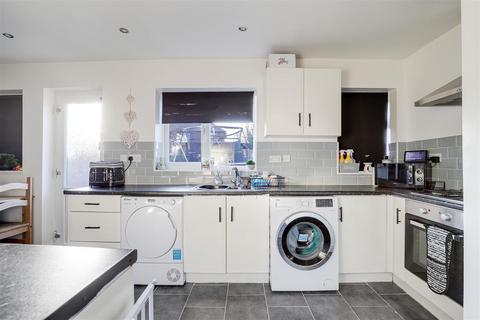 410 Arnold Road, Nottingham, NG5 5HL