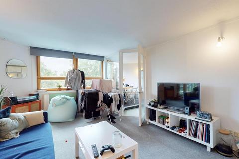 3 bedroom flat to rent, Blantyre Walk, Worlds End Estate, London SW10