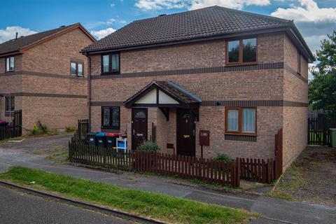 3 bedroom end of terrace house to rent, Stafford Grove, Shenley Church End