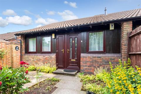 3 bedroom bungalow for sale, Hills Close, Great Linford, Milton Keynes