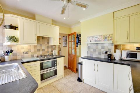 2 bedroom detached bungalow for sale, Icklesham