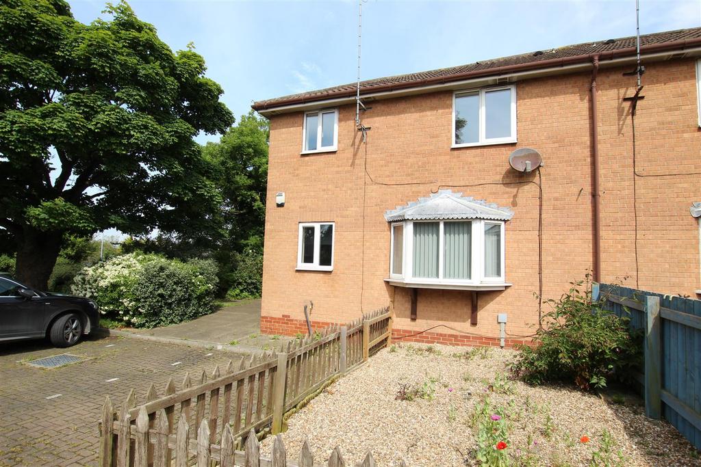 Pickering Avenue, Hornsea 2 bed end of terrace house for sale £120,000