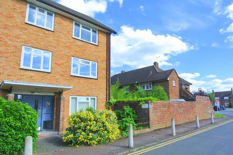 1 bedroom flat for sale, Elmcroft Drive, Ashford TW15