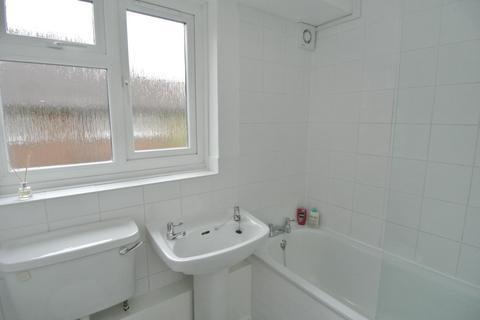 1 bedroom flat for sale, Elmcroft Drive, Ashford TW15