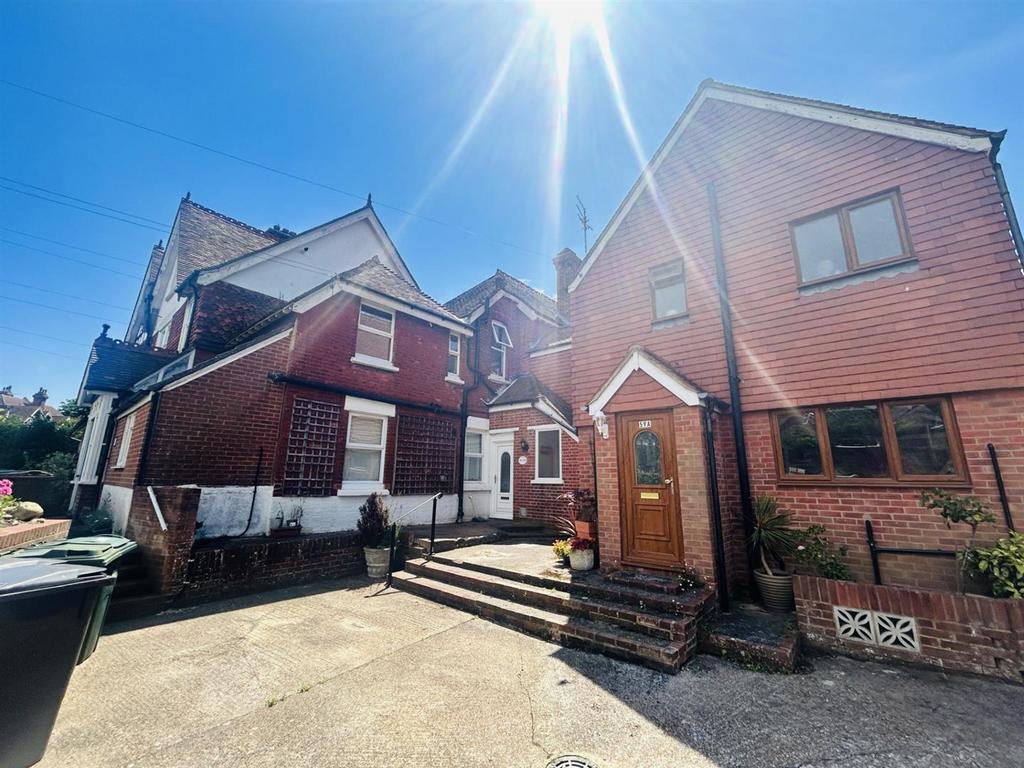 Selwyn Road, Eastbourne BN21 1 bed flat for sale £215,000