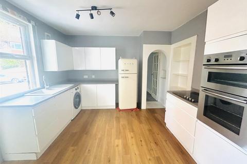 1 bedroom flat for sale, Selwyn Road, Eastbourne BN21