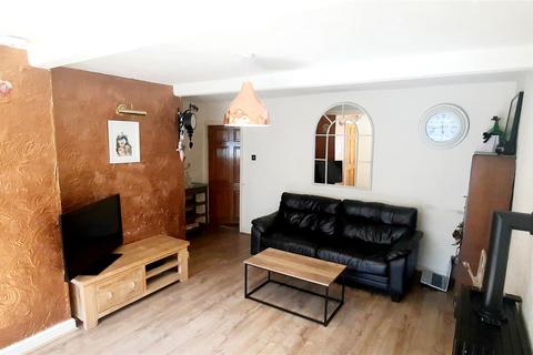 4 bedroom cottage for sale, Huddersfield Road, Mirfield WF14