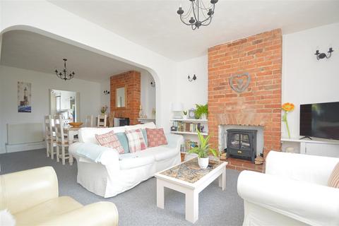 2 bedroom terraced house for sale, CHARMING COTTAGE * SANDOWN