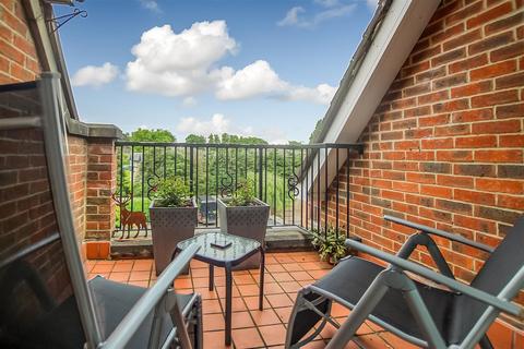 2 bedroom apartment for sale, Abbey Springs, Darlington