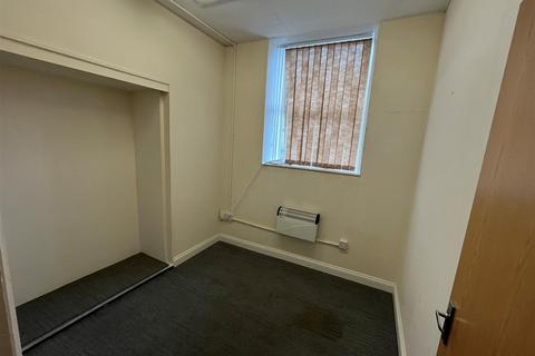 Office to rent, Luck Lane, Huddersfield HD3