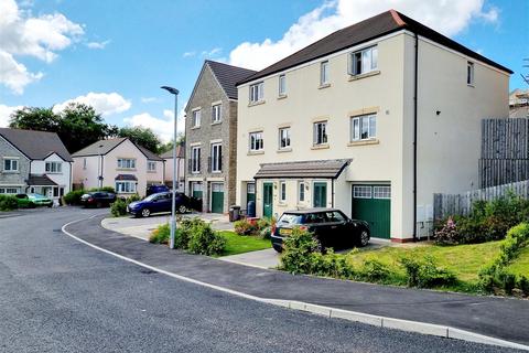 3 bedroom semi-detached house for sale, Chestnut Drive, Launceston