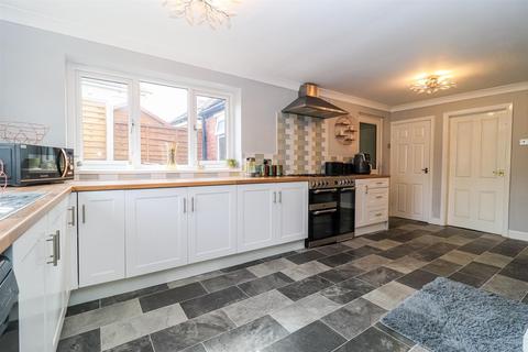 3 bedroom semi-detached house for sale, Wolsey Avenue, Pontefract WF8