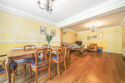 47 Oxhawth Crescent, Bromley, BR2 8BN