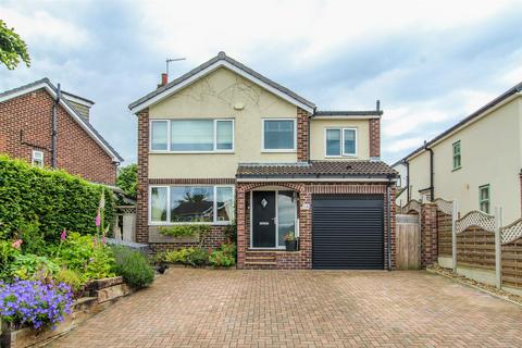 4 bedroom detached house for sale, Lyndale Drive, Wakefield WF2