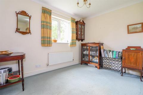 3 bedroom flat for sale, Tanbridge Park, Horsham