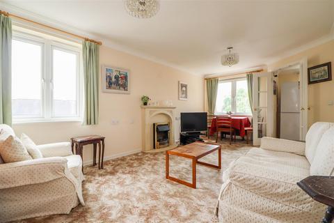 2 bedroom retirement property for sale, Blackbridge Lane, Horsham