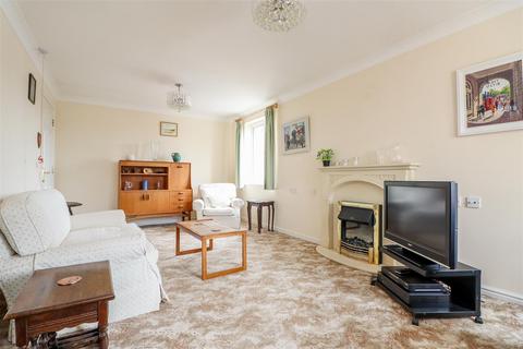 2 bedroom retirement property for sale, Blackbridge Lane, Horsham