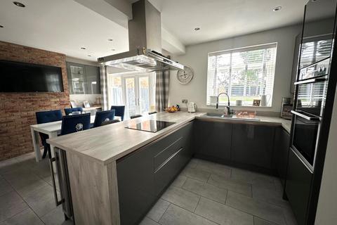 33 Ashley Way, Northampton, NN3 3DZ