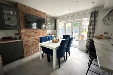 33 Ashley Way, Northampton, NN3 3DZ