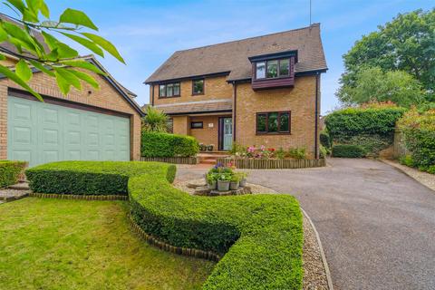 4 bedroom detached house for sale, Mulberry Close, Northampton