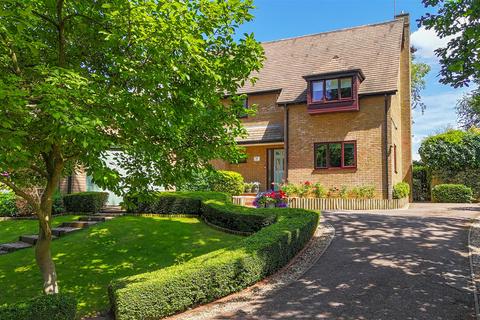 4 bedroom detached house for sale, Mulberry Close, Northampton