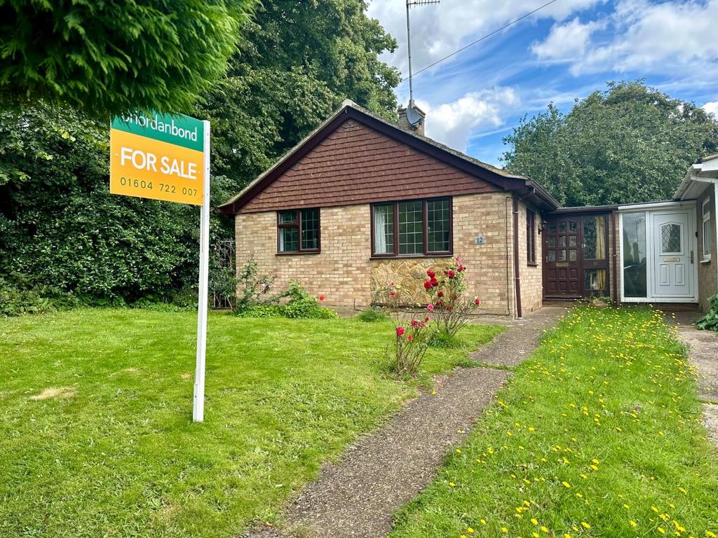Delta Way, Kingsthorpe, Northampton NN2 2 bed detached bungalow for