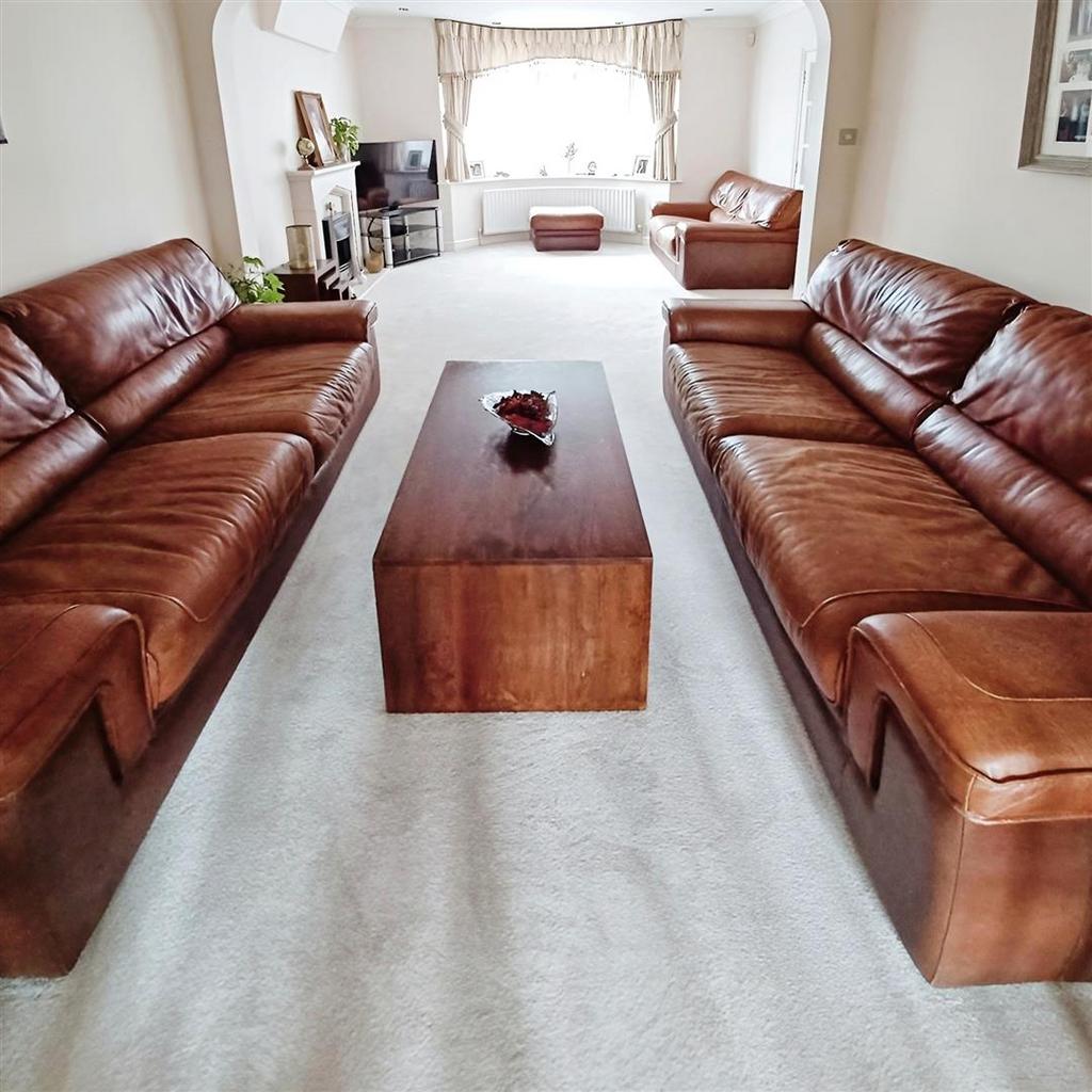 Open-Plan Lounge