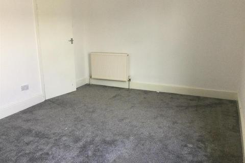 2 bedroom house to rent, Ruskin Street, Hull