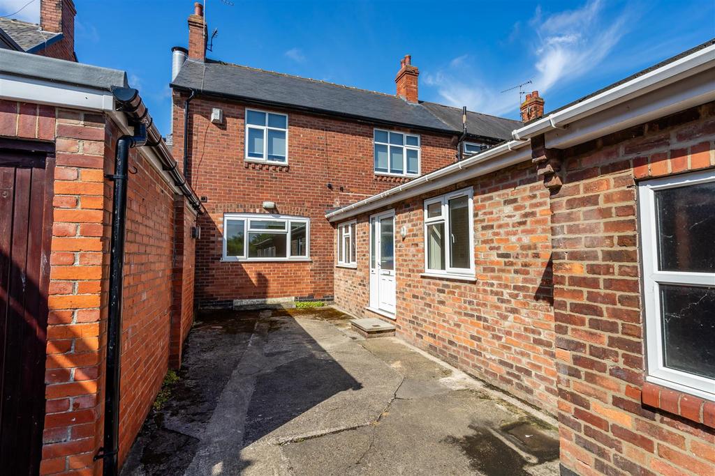 Tang Hall Lane, York 2 bed flat to rent £875 pcm (£202 pw)