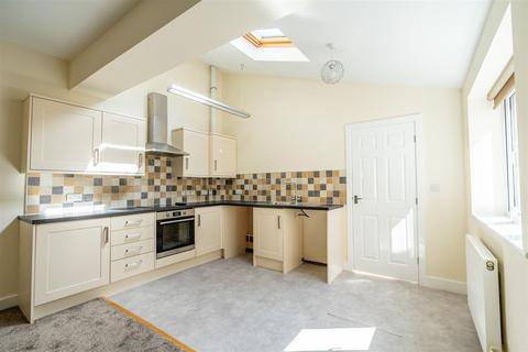 2 bedroom flat to rent, Tang Hall Lane, York