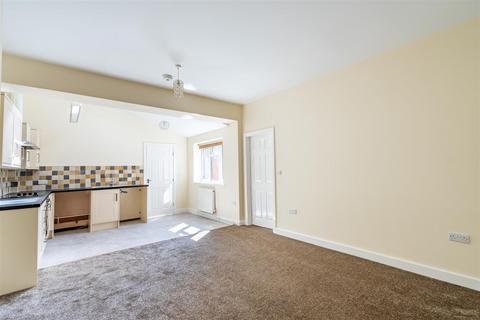 2 bedroom flat to rent, Tang Hall Lane, York