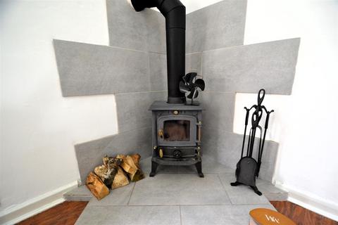 18 Liversedge Row, Bradford, BD7 3LD