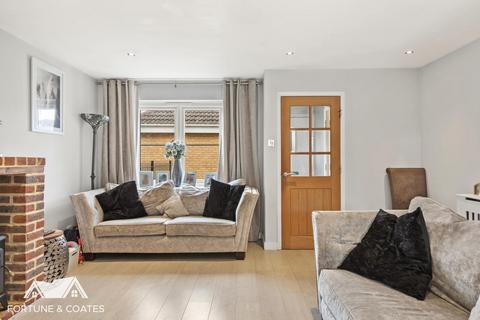 11 Challinor, Church Langley, Harlow, CM17 9XA
