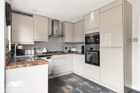 11 Challinor, Church Langley, Harlow, CM17 9XA
