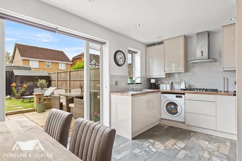 11 Challinor, Church Langley, Harlow, CM17 9XA