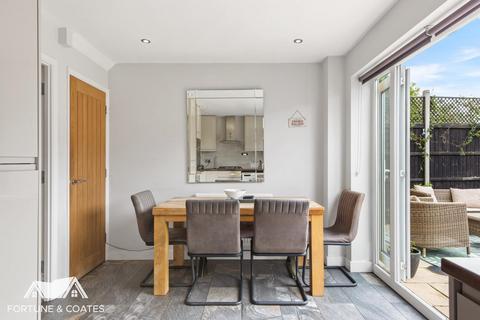11 Challinor, Church Langley, Harlow, CM17 9XA