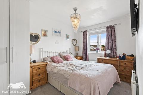 11 Challinor, Church Langley, Harlow, CM17 9XA