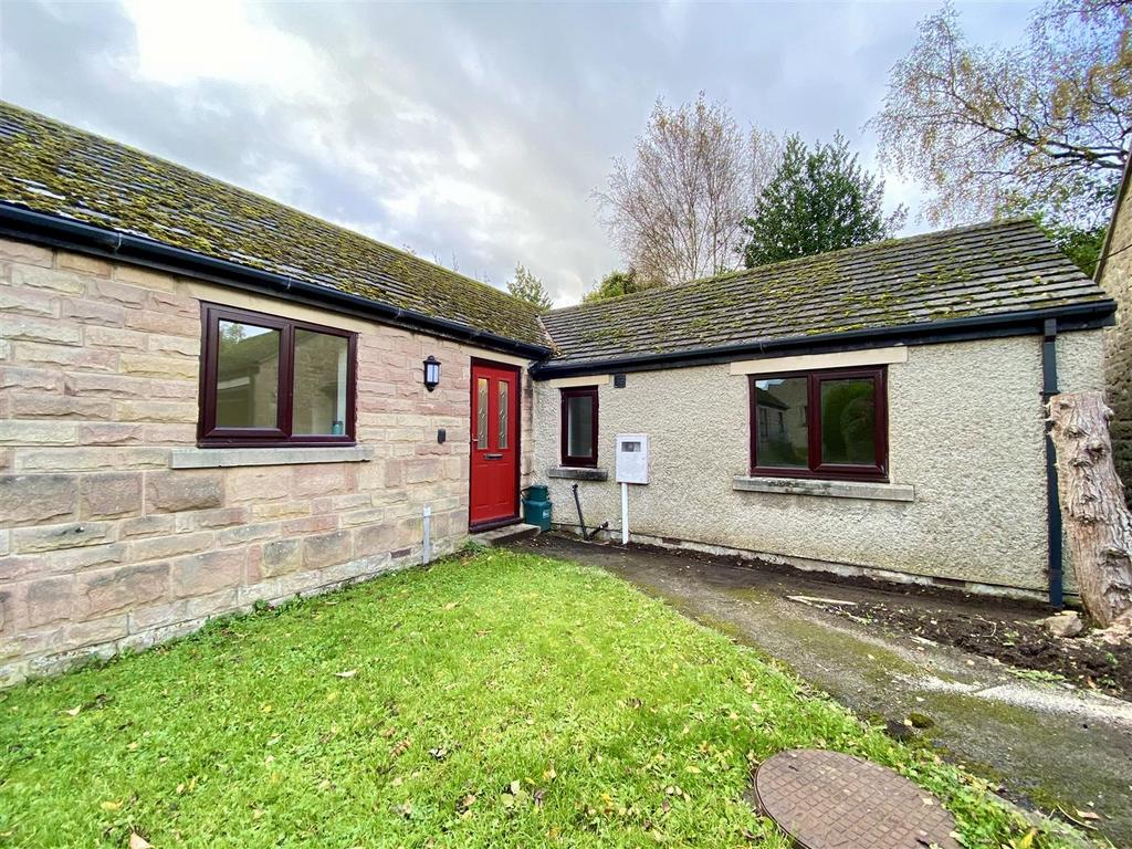 Fellview Close, Hathersage, Hope Valley 2 bed semidetached bungalow to
