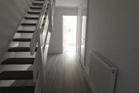 33 Buddings Circle, Wembley, HA9 9EL