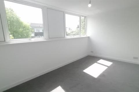 33 Buddings Circle, Wembley, HA9 9EL