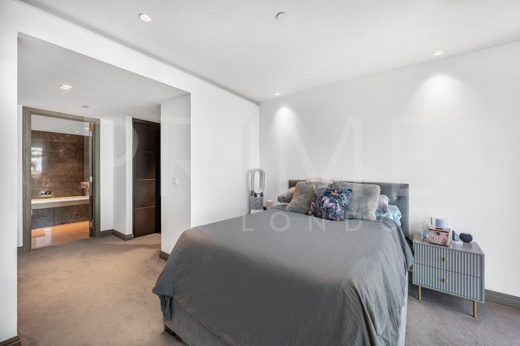 Bedroom (1).jpg