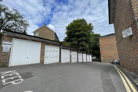 Garage to rent, Withdean Rise, BRIGHTON