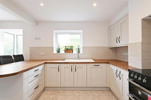 4 bedroom semi-detached house for sale, Hilltop Road, Dronfield