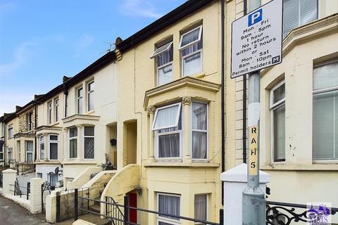 4 bedroom terraced house for sale, Richmond Road, Gillingham