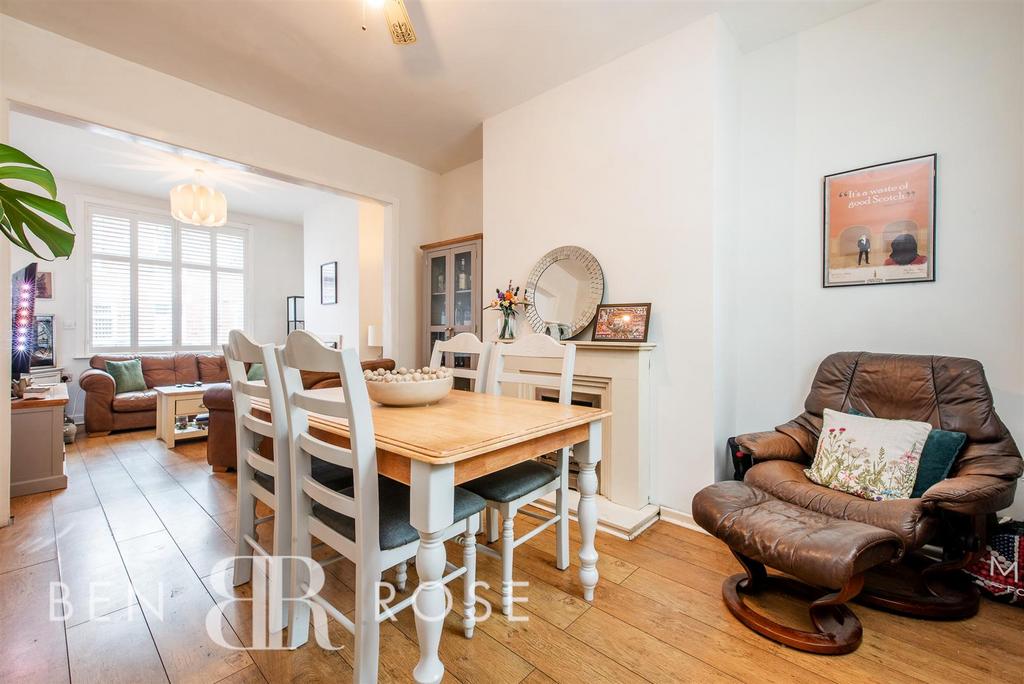Lounge/Dining Room