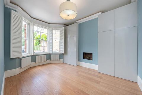 3 bedroom flat to rent, Vale Of Health, Hampstead, NW3