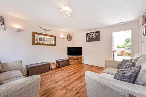 3 bedroom semi-detached house for sale, Lubeck Drive, Andover