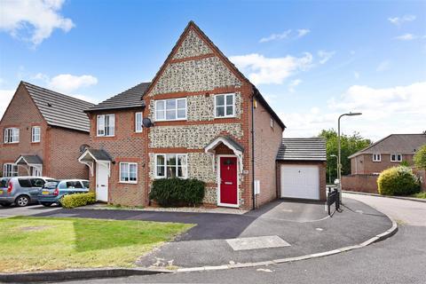 3 bedroom semi-detached house for sale, Lubeck Drive, Andover