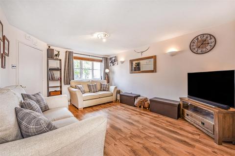 3 bedroom semi-detached house for sale, Lubeck Drive, Andover